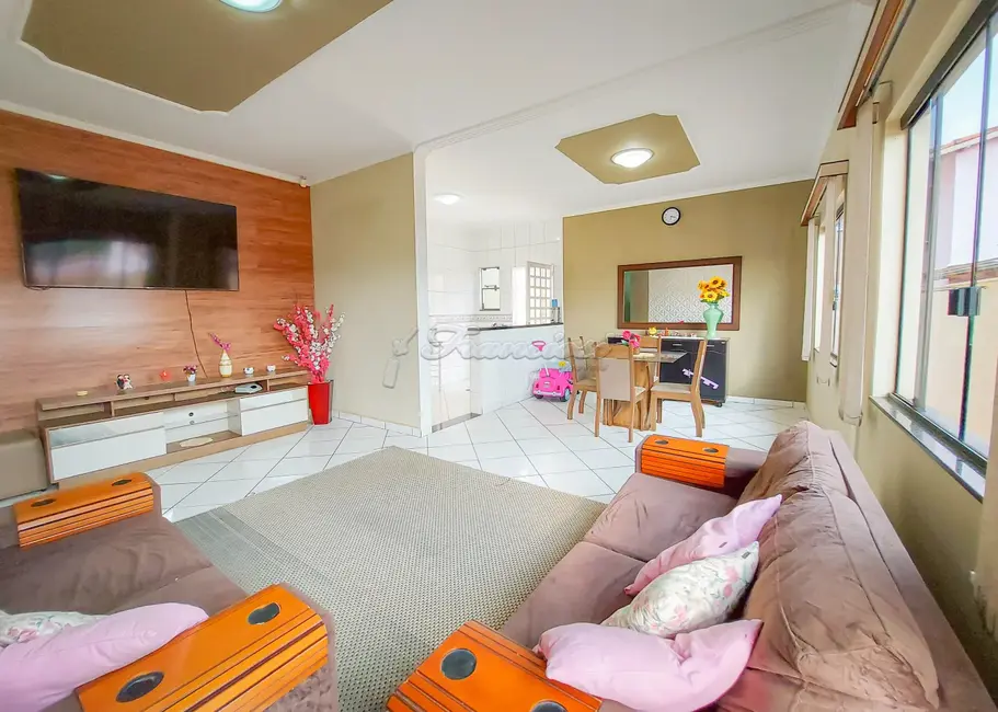 Casa com 3 quartos à venda, 181m2 em Vila Santana, Itapetininga - SP - imagem 1 Foto 1 de Casa com 3 quartos à venda, 181m2 em Vila Santana, Itapetininga - SP