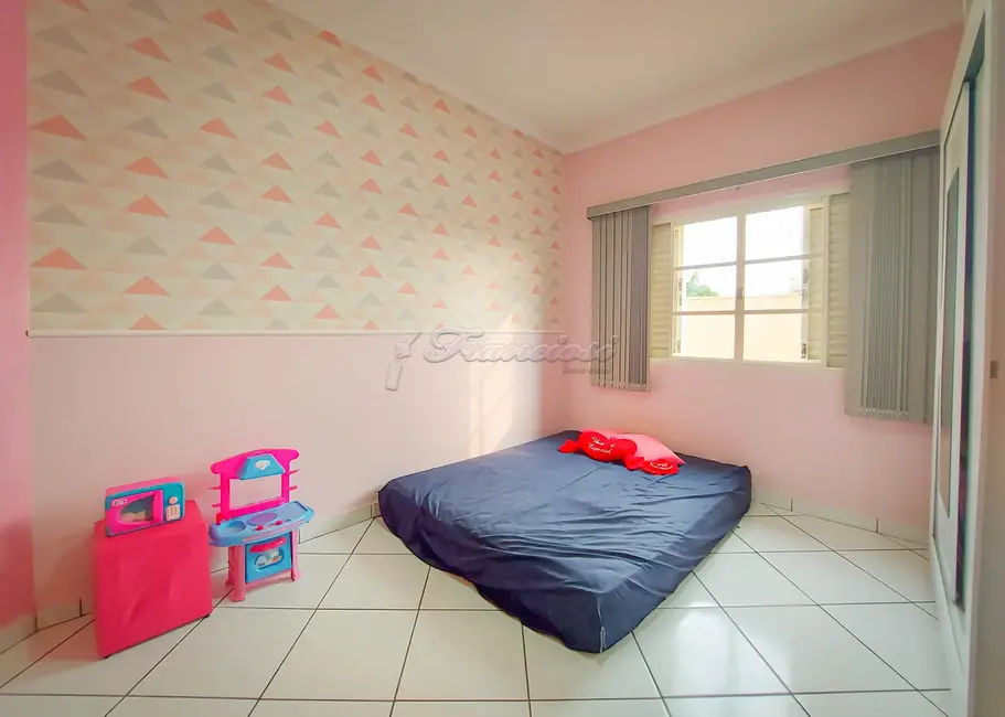 Casa com 3 quartos à venda, 181m2 em Vila Santana, Itapetininga - SP - imagem 9 Foto 9 de Casa com 3 quartos à venda, 181m2 em Vila Santana, Itapetininga - SP