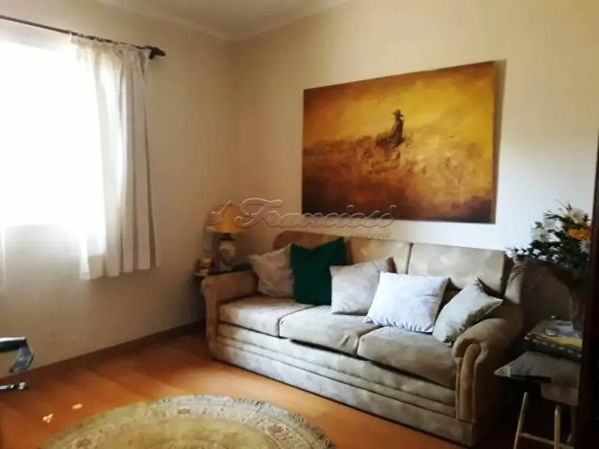 Casa com 3 quartos à venda, 250m2 em Jardim Leocádia, Sorocaba - SP - imagem 3 Foto 3 de Casa com 3 quartos à venda, 250m2 em Jardim Leocádia, Sorocaba - SP