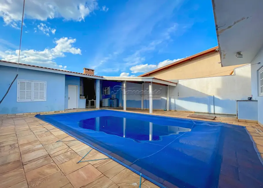 Casa com 3 quartos à venda, 286m2 em Centro, Itapetininga - SP - imagem 4 Foto 4 de Casa com 3 quartos à venda, 286m2 em Centro, Itapetininga - SP