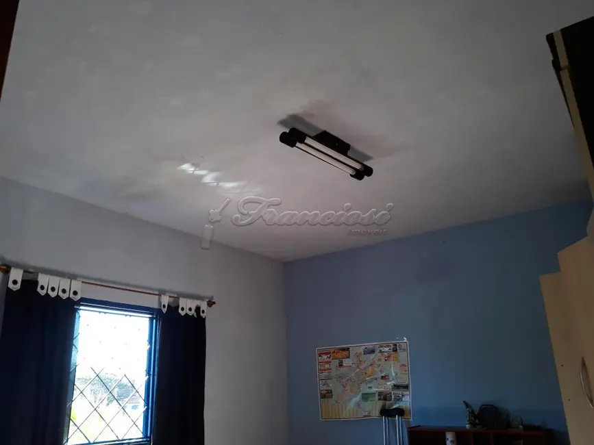 Casa com 4 quartos à venda, 183m2 em Vila Rubens, Itapetininga - SP - imagem 3 Foto 3 de Casa com 4 quartos à venda, 183m2 em Vila Rubens, Itapetininga - SP
