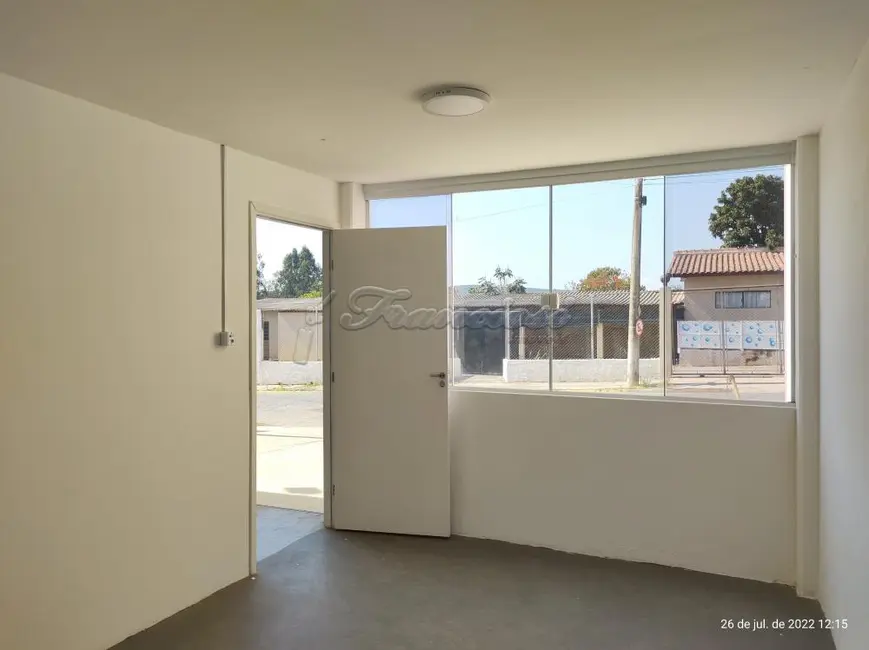 Prédio Inteiro à venda, 300m2 em Centro, Sarapui - SP - imagem 5 Foto 5 de Prédio Inteiro à venda, 300m2 em Centro, Sarapui - SP