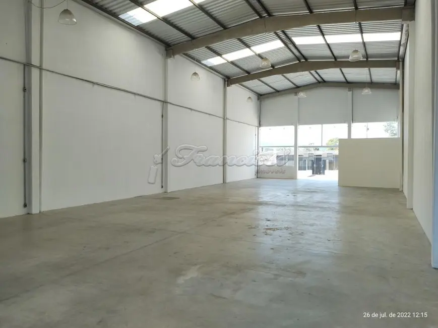 Prédio Inteiro à venda, 300m2 em Centro, Sarapui - SP - imagem 7 Foto 7 de Prédio Inteiro à venda, 300m2 em Centro, Sarapui - SP