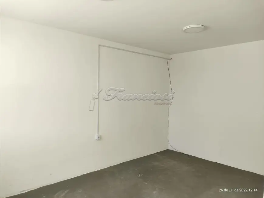 Prédio Inteiro à venda, 300m2 em Centro, Sarapui - SP - imagem 4 Foto 4 de Prédio Inteiro à venda, 300m2 em Centro, Sarapui - SP