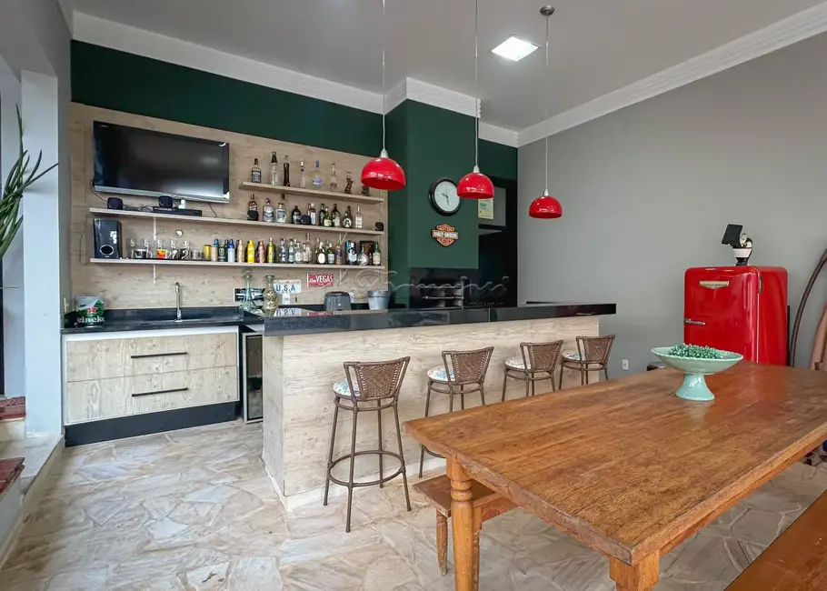 Casa com 3 quartos à venda, 500m2 em Vila Barth, Itapetininga - SP - imagem 4 Foto 4 de Casa com 3 quartos à venda, 500m2 em Vila Barth, Itapetininga - SP
