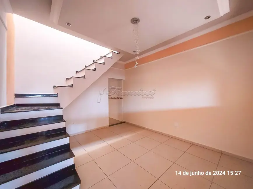 Foto 1 de Casa com 3 quartos à venda, 150m2 em Vila Carolina, Itapetininga - SP