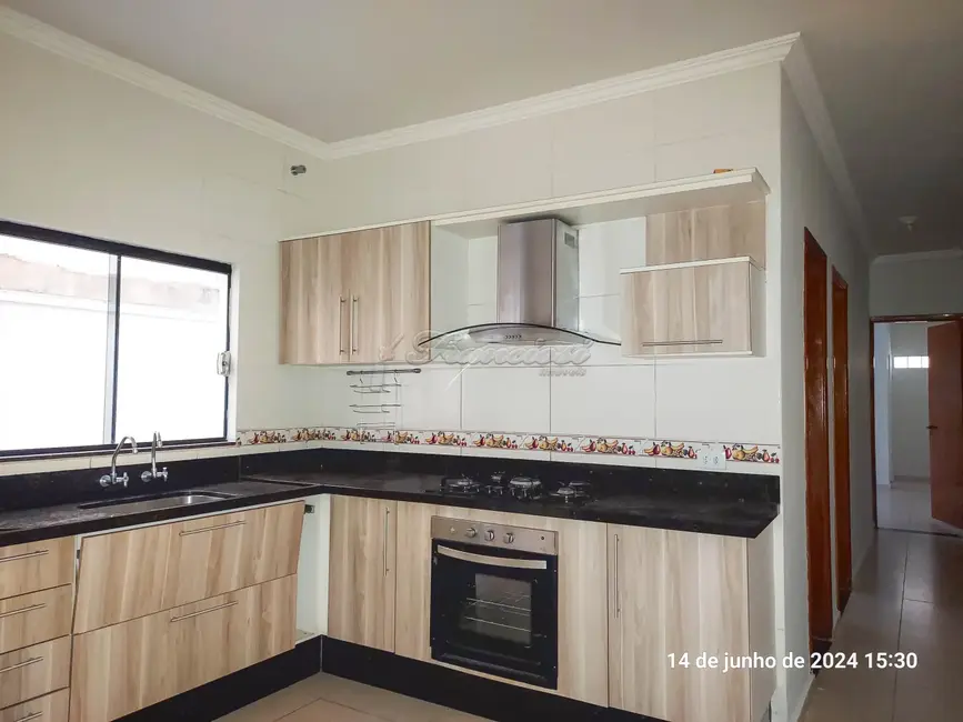 Foto 3 de Casa com 3 quartos à venda, 150m2 em Vila Carolina, Itapetininga - SP