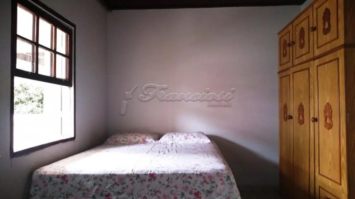 Casa com 3 quartos à venda, 137m2 em Vila Judite, Itapetininga - SP - imagem 4 Foto 4 de Casa com 3 quartos à venda, 137m2 em Vila Judite, Itapetininga - SP