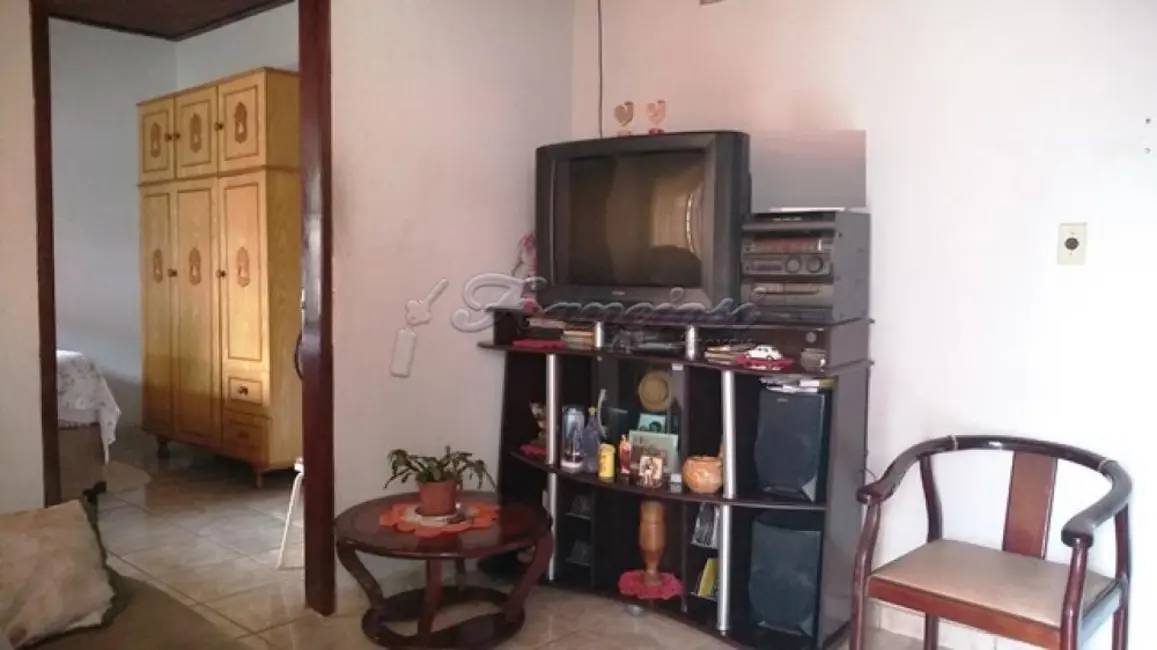 Casa com 3 quartos à venda, 137m2 em Vila Judite, Itapetininga - SP - imagem 3 Foto 3 de Casa com 3 quartos à venda, 137m2 em Vila Judite, Itapetininga - SP