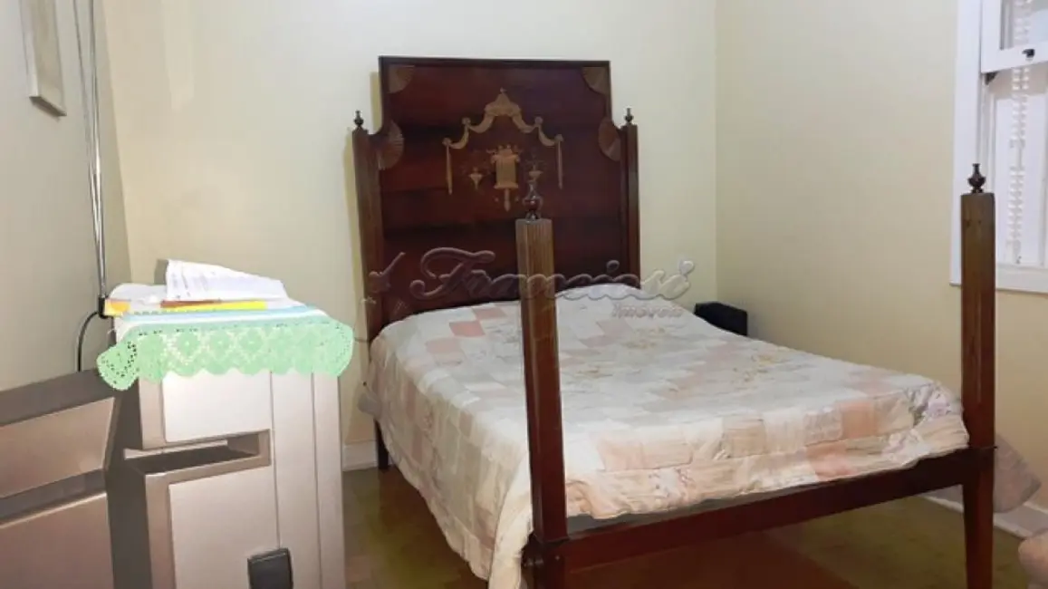 Casa com 5 quartos à venda, 229m2 em Centro, Itapetininga - SP - imagem 6 Foto 6 de Casa com 5 quartos à venda, 229m2 em Centro, Itapetininga - SP