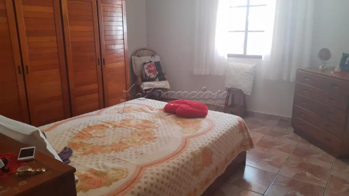 Casa com 3 quartos à venda, 199m2 em Vila Barth, Itapetininga - SP - imagem 6 Foto 6 de Casa com 3 quartos à venda, 199m2 em Vila Barth, Itapetininga - SP