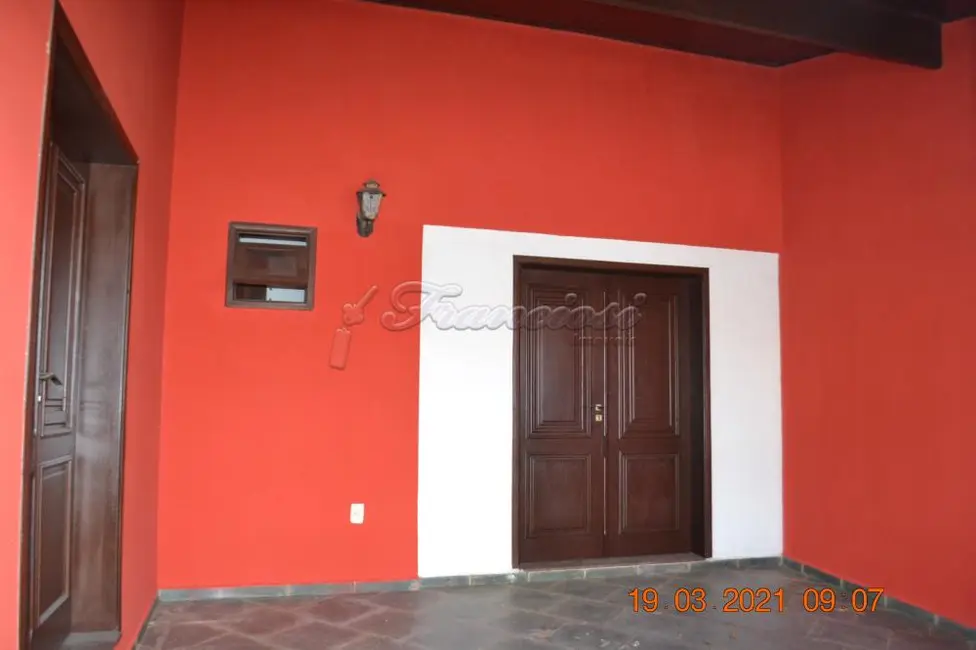 Foto 1 de Casa com 3 quartos à venda, 177m2 em Itapetininga - SP