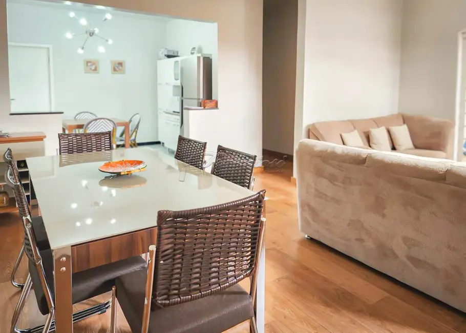 Casa com 3 quartos à venda, 200m2 em Vila Vendramini, Itapetininga - SP - imagem 3 Foto 3 de Casa com 3 quartos à venda, 200m2 em Vila Vendramini, Itapetininga - SP