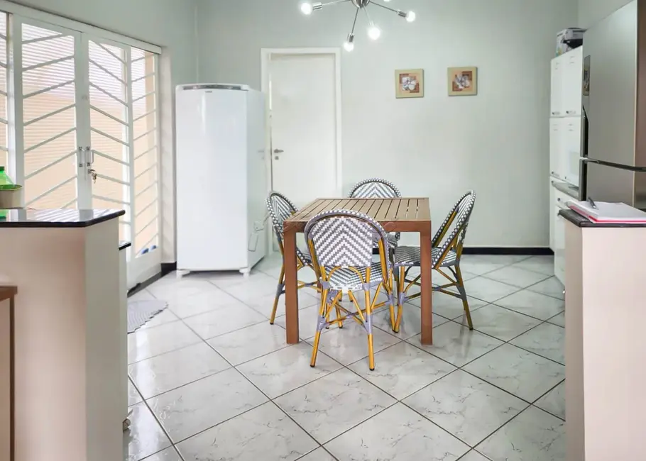 Casa com 3 quartos à venda, 200m2 em Vila Vendramini, Itapetininga - SP - imagem 5 Foto 5 de Casa com 3 quartos à venda, 200m2 em Vila Vendramini, Itapetininga - SP