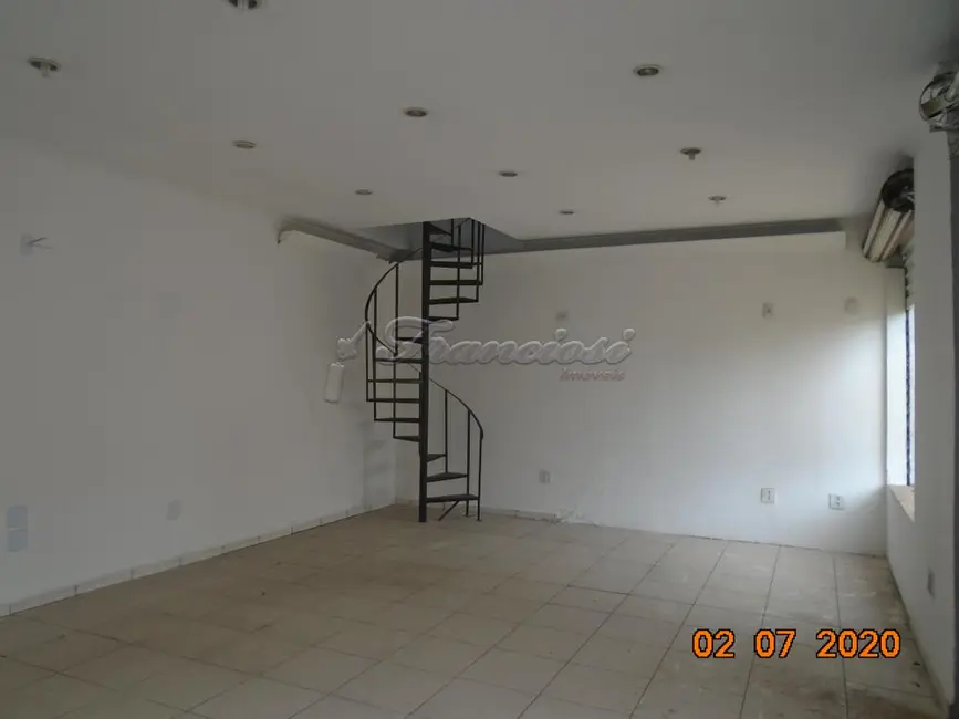 Prédio Inteiro para alugar, 80m2 em Centro, Itapetininga - SP - imagem 1 Foto 1 de Prédio Inteiro para alugar, 80m2 em Centro, Itapetininga - SP