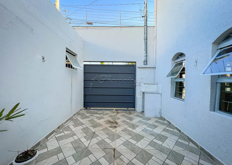 Prédio Inteiro com 3 quartos à venda, 144m2 em Centro, Itapetininga - SP - imagem 6 Foto 6 de Prédio Inteiro com 3 quartos à venda, 144m2 em Centro, Itapetininga - SP