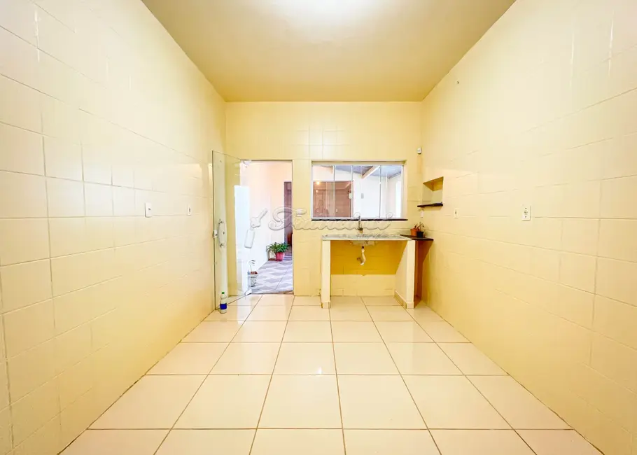 Prédio Inteiro com 3 quartos à venda, 144m2 em Centro, Itapetininga - SP - imagem 3 Foto 3 de Prédio Inteiro com 3 quartos à venda, 144m2 em Centro, Itapetininga - SP