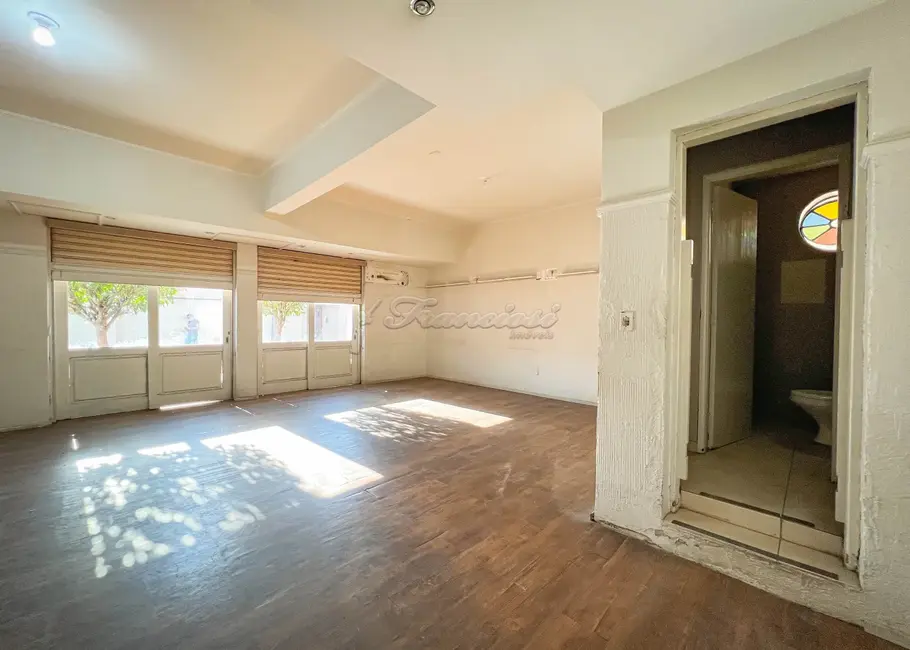 Prédio Inteiro com 3 quartos à venda, 144m2 em Centro, Itapetininga - SP - imagem 8 Foto 8 de Prédio Inteiro com 3 quartos à venda, 144m2 em Centro, Itapetininga - SP
