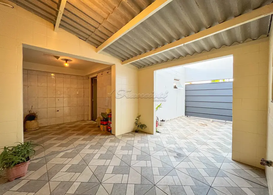 Prédio Inteiro com 3 quartos à venda, 144m2 em Centro, Itapetininga - SP - imagem 4 Foto 4 de Prédio Inteiro com 3 quartos à venda, 144m2 em Centro, Itapetininga - SP