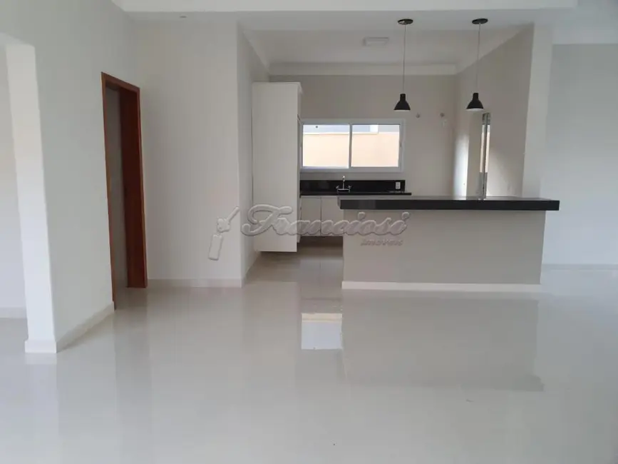 Casa de Condomínio com 3 quartos à venda, 170m2 em Vila Popular, Itapetininga - SP - imagem 4 Foto 4 de Casa de Condomínio com 3 quartos à venda, 170m2 em Vila Popular, Itapetininga - SP