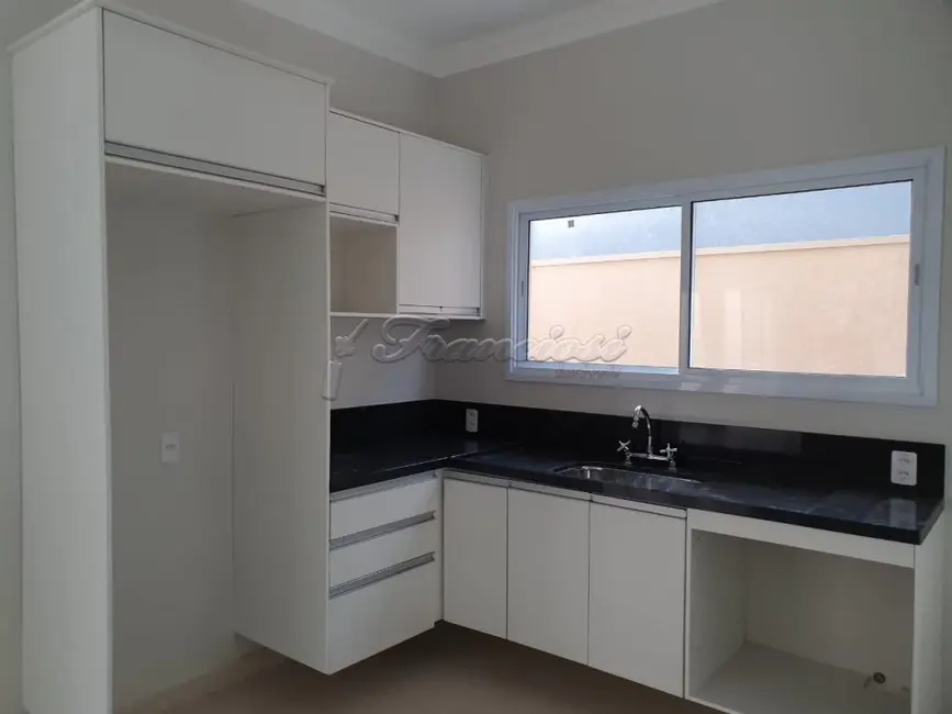 Casa de Condomínio com 3 quartos à venda, 170m2 em Vila Popular, Itapetininga - SP - imagem 5 Foto 5 de Casa de Condomínio com 3 quartos à venda, 170m2 em Vila Popular, Itapetininga - SP