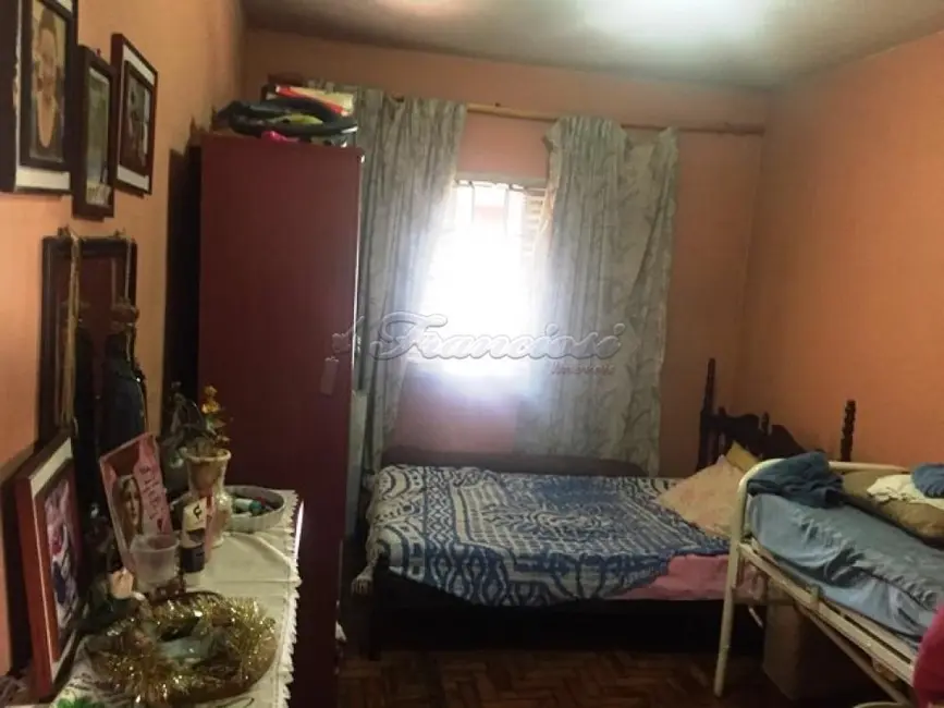 Casa com 2 quartos à venda, 120m2 em Centro, Itapetininga - SP - imagem 3 Foto 3 de Casa com 2 quartos à venda, 120m2 em Centro, Itapetininga - SP