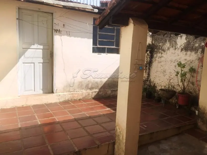 Casa com 2 quartos à venda, 120m2 em Centro, Itapetininga - SP - imagem 5 Foto 5 de Casa com 2 quartos à venda, 120m2 em Centro, Itapetininga - SP