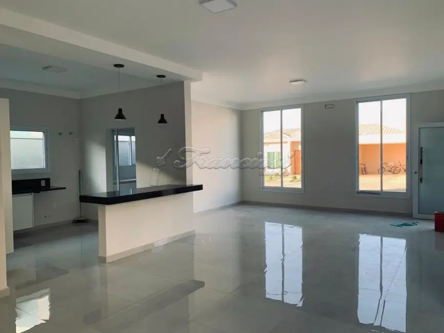 Casa de Condomínio com 3 quartos à venda, 170m2 em Vila Popular, Itapetininga - SP - imagem 7 Foto 7 de Casa de Condomínio com 3 quartos à venda, 170m2 em Vila Popular, Itapetininga - SP