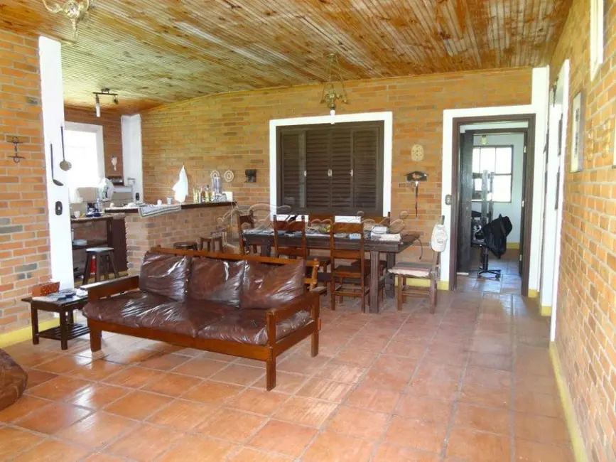 Fazenda / Haras com 3 quartos à venda, 3000m2 em Sarapui - SP - imagem 3 Foto 3 de Fazenda / Haras com 3 quartos à venda, 3000m2 em Sarapui - SP