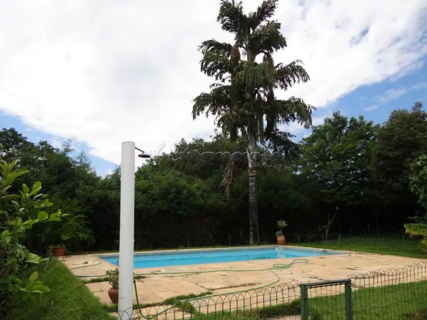 Foto 2 de Fazenda / Haras com 3 quartos à venda, 3000m2 em Sarapui - SP