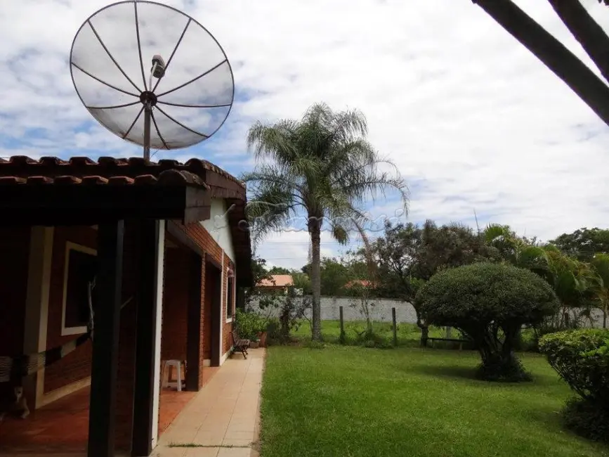 Foto 1 de Fazenda / Haras com 3 quartos à venda, 3000m2 em Sarapui - SP