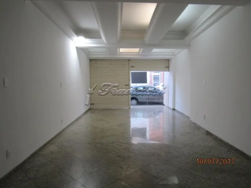 Casa com 3 quartos à venda, 180m2 em Centro, Itapetininga - SP - imagem 4 Foto 4 de Casa com 3 quartos à venda, 180m2 em Centro, Itapetininga - SP