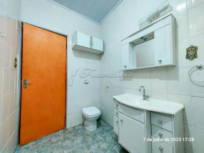 Casa com 3 quartos à venda, 170m2 em Centro, Itapetininga - SP - imagem 8 Foto 8 de Casa com 3 quartos à venda, 170m2 em Centro, Itapetininga - SP