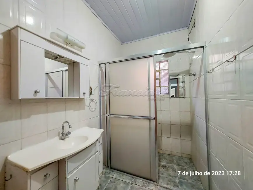 Casa com 3 quartos à venda, 170m2 em Centro, Itapetininga - SP - imagem 7 Foto 7 de Casa com 3 quartos à venda, 170m2 em Centro, Itapetininga - SP