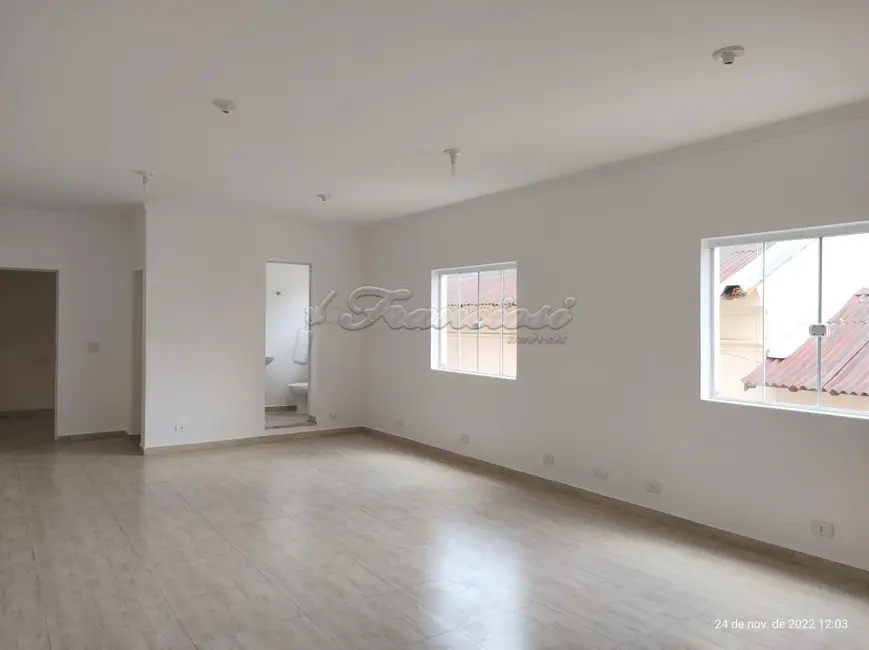 Prédio Inteiro com 2 quartos para alugar, 30m2 em Centro, Itapetininga - SP - imagem 2 Foto 2 de Prédio Inteiro com 2 quartos para alugar, 30m2 em Centro, Itapetininga - SP