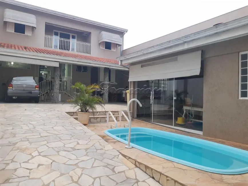 Casa com 3 quartos à venda, 230m2 em Jardim Casa Grande, Itapetininga - SP - imagem 1 Foto 1 de Casa com 3 quartos à venda, 230m2 em Jardim Casa Grande, Itapetininga - SP