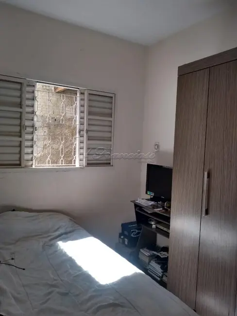 Casa com 3 quartos à venda, 160m2 em Jardim Santa Inêz, Itapetininga - SP - imagem 4 Foto 4 de Casa com 3 quartos à venda, 160m2 em Jardim Santa Inêz, Itapetininga - SP