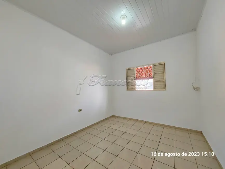 Casa com 2 quartos à venda, 73m2 em Jardim Itália, Itapetininga - SP - imagem 3 Foto 3 de Casa com 2 quartos à venda, 73m2 em Jardim Itália, Itapetininga - SP