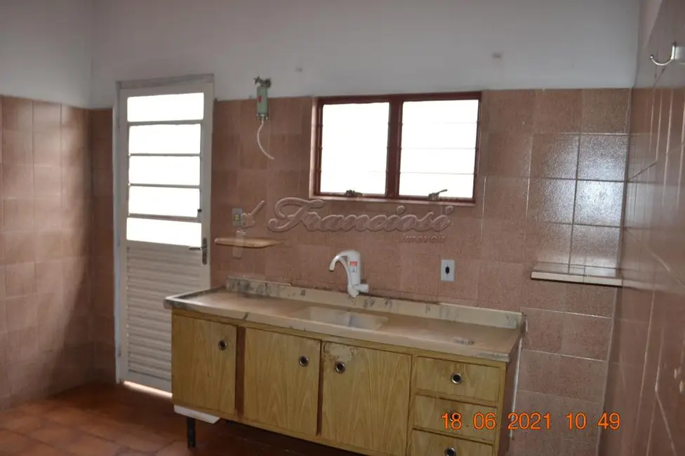 Casa com 2 quartos à venda, 150m2 em Itapetininga - SP - imagem 3 Foto 3 de Casa com 2 quartos à venda, 150m2 em Itapetininga - SP