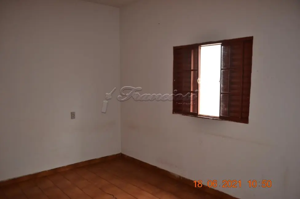 Casa com 2 quartos à venda, 150m2 em Itapetininga - SP - imagem 6 Foto 6 de Casa com 2 quartos à venda, 150m2 em Itapetininga - SP