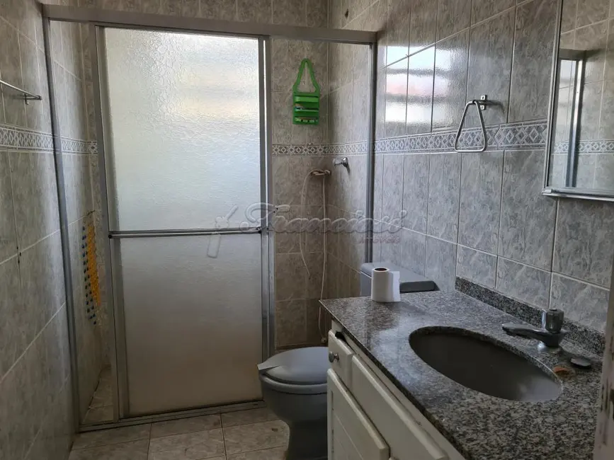 Casa com 2 quartos à venda, 175m2 em Vila Piedade, Itapetininga - SP - imagem 3 Foto 3 de Casa com 2 quartos à venda, 175m2 em Vila Piedade, Itapetininga - SP