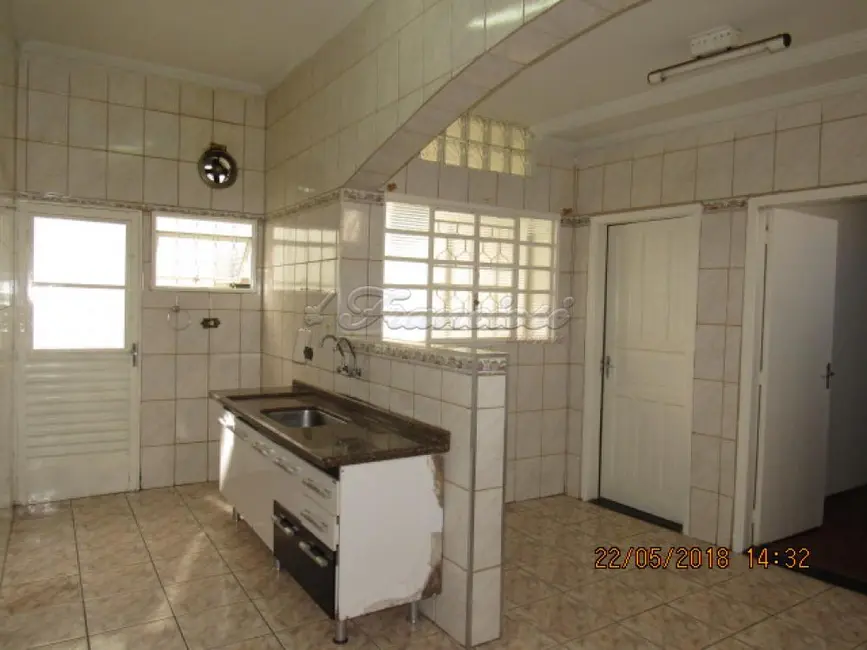 Casa com 3 quartos à venda, 112m2 em Centro, Itapetininga - SP - imagem 6 Foto 6 de Casa com 3 quartos à venda, 112m2 em Centro, Itapetininga - SP