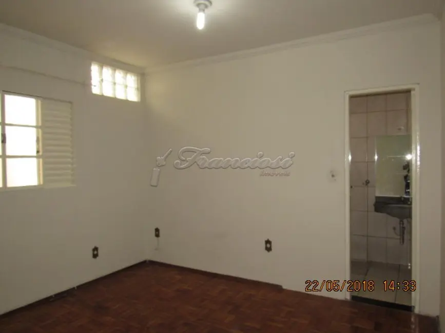 Casa com 3 quartos à venda, 112m2 em Centro, Itapetininga - SP - imagem 9 Foto 9 de Casa com 3 quartos à venda, 112m2 em Centro, Itapetininga - SP