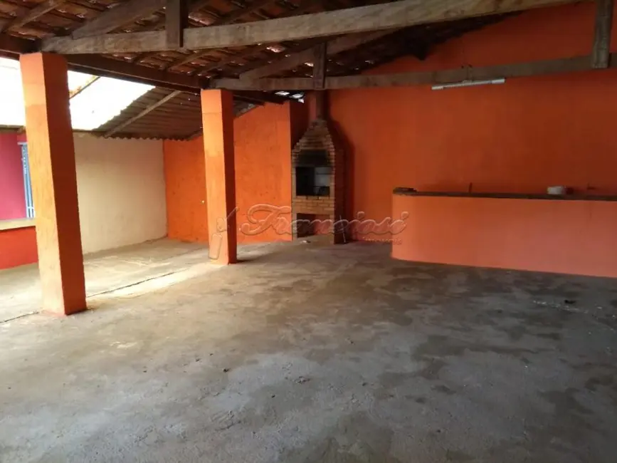 Casa com 2 quartos para alugar, 300m2 em Guarei - SP - imagem 5 Foto 5 de Casa com 2 quartos para alugar, 300m2 em Guarei - SP