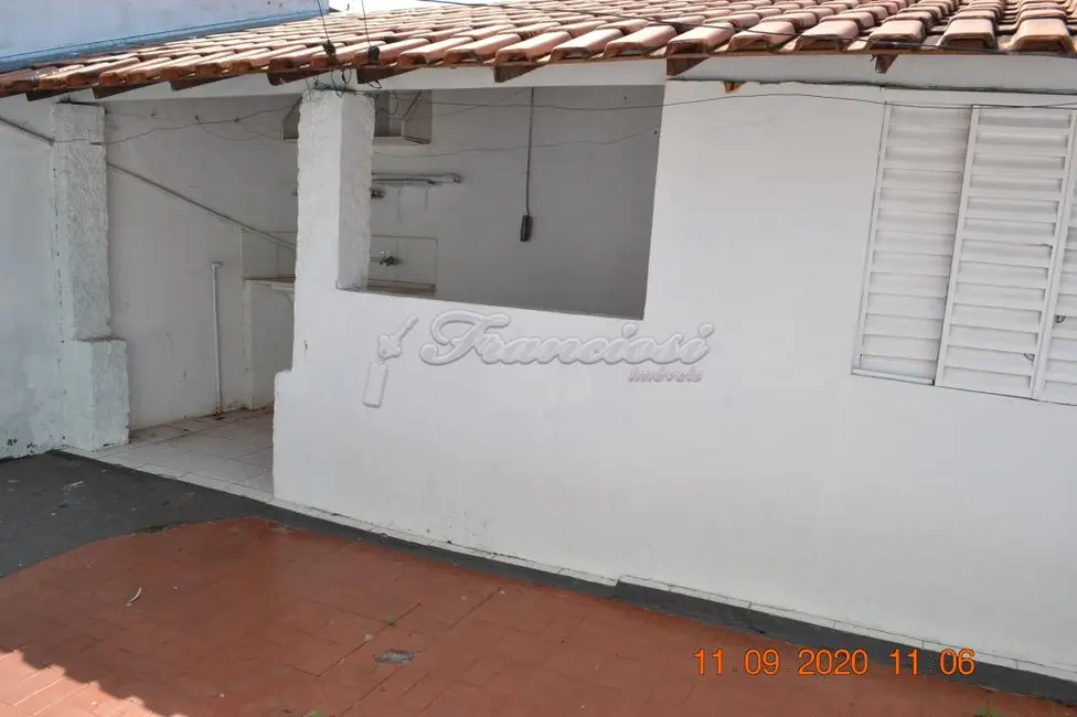 Casa com 2 quartos à venda, 175m2 em Centro, Itapetininga - SP - imagem 8 Foto 8 de Casa com 2 quartos à venda, 175m2 em Centro, Itapetininga - SP