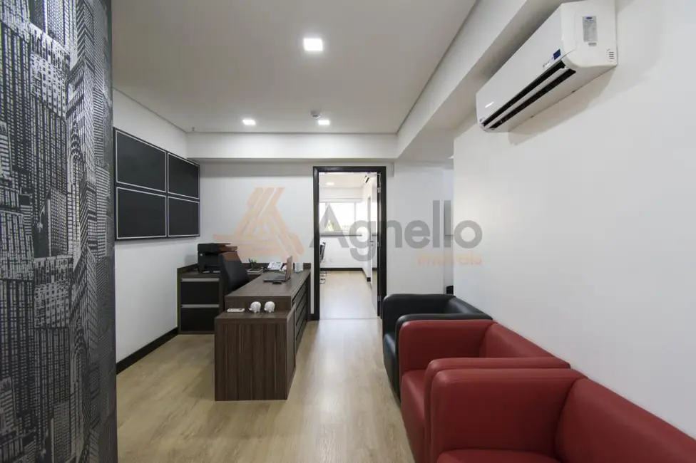 Foto 2 de Sala Comercial à venda, 110m2 em São José, Franca - SP