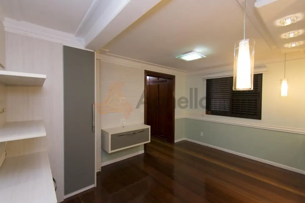 Foto 8 de Apartamento com 4 quartos à venda, 282m2 em São José, Franca - SP