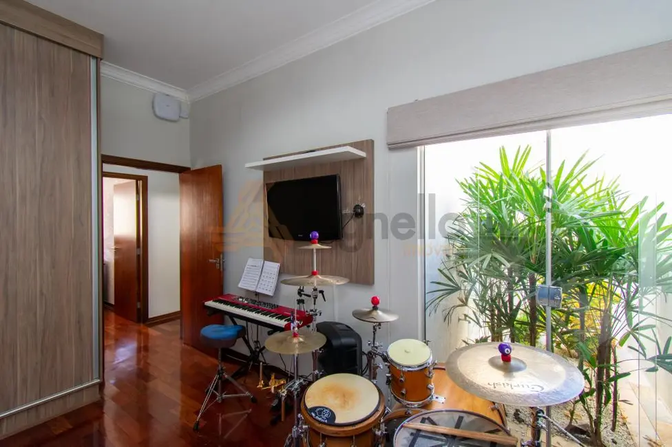 Foto 8 de Casa com 3 quartos à venda, 300m2 em Jardim Piratininga, Franca - SP