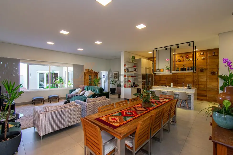 Foto 1 de Casa de Condomínio com 3 quartos à venda, 387m2 em Morada do Verde, Franca - SP