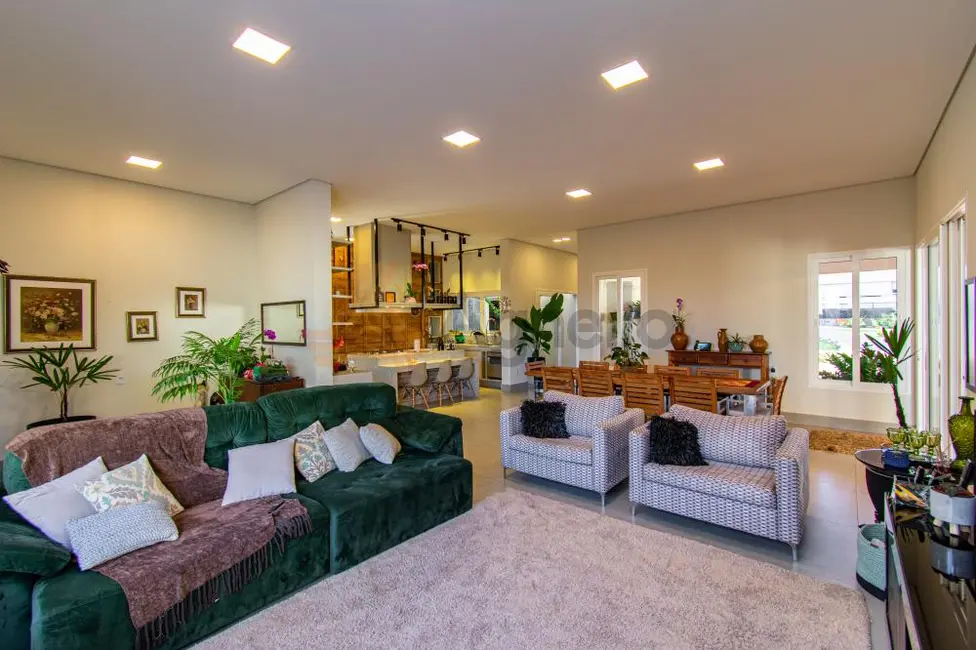 Foto 3 de Casa de Condomínio com 3 quartos à venda, 387m2 em Morada do Verde, Franca - SP